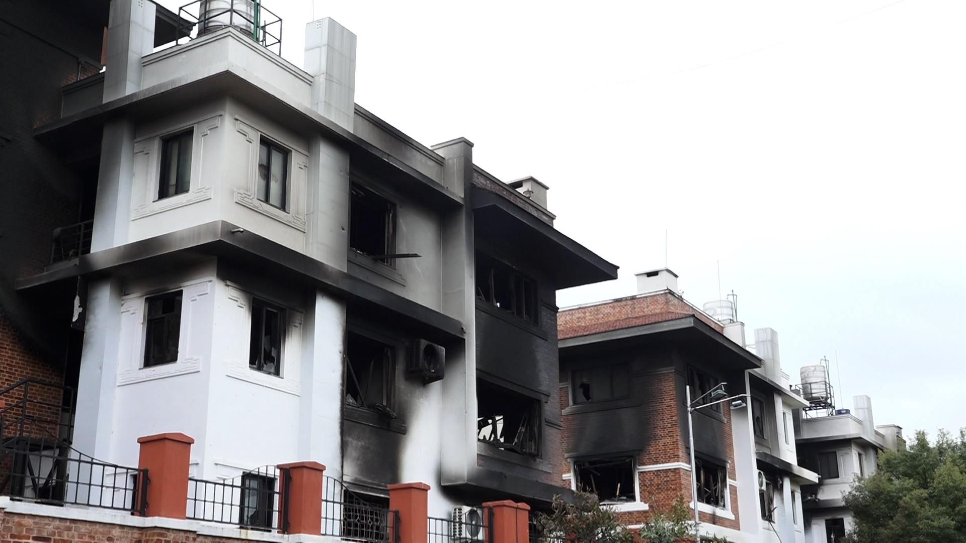 १ अर्ब ३ करोड रुपैयाँ लागतमा बनेको भैंसेपाटी मन्त्री क्वाटर क्षणभरमै स्वाहा